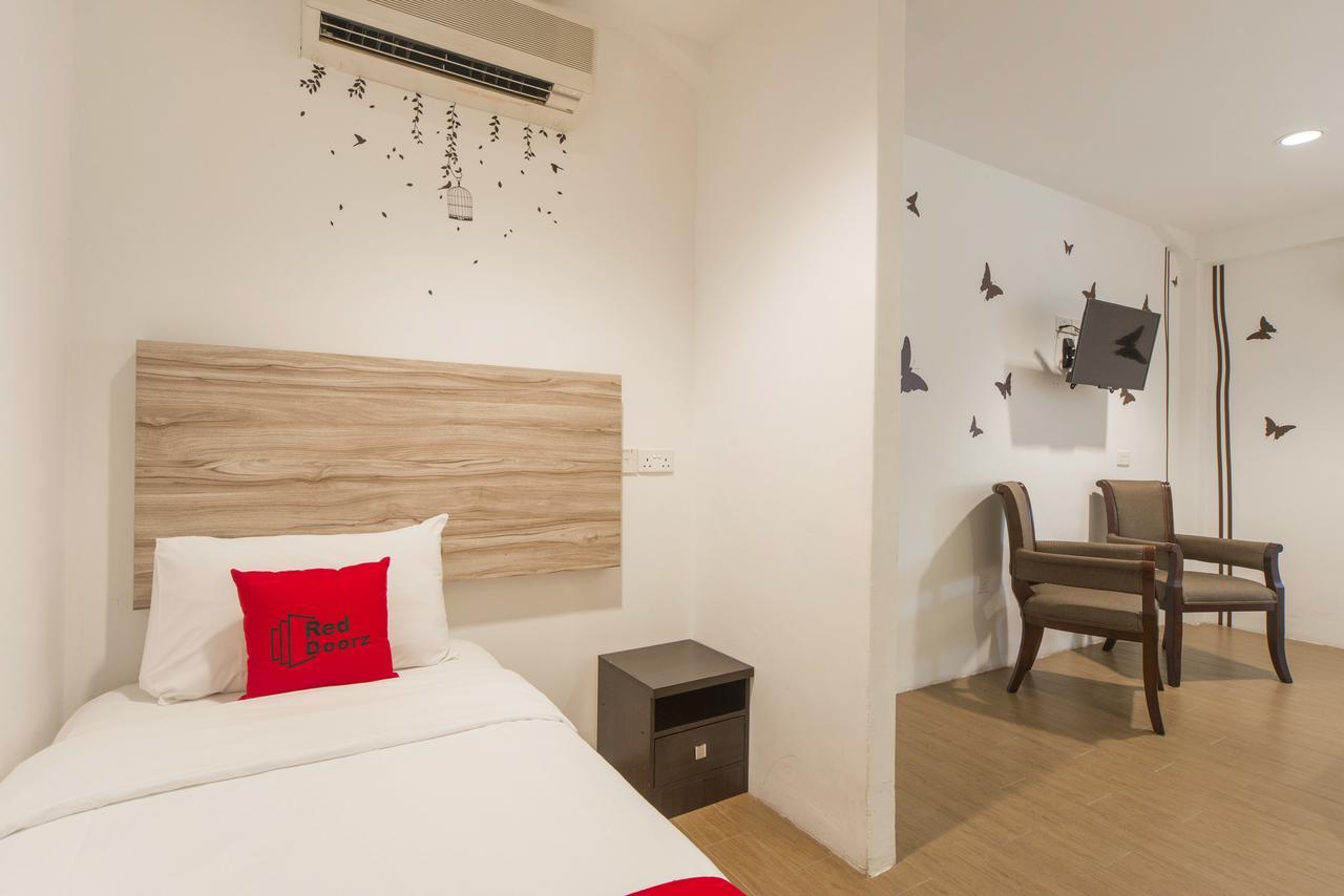 Reddoorz Plus @ Victoria Street Singapore Exterior photo
